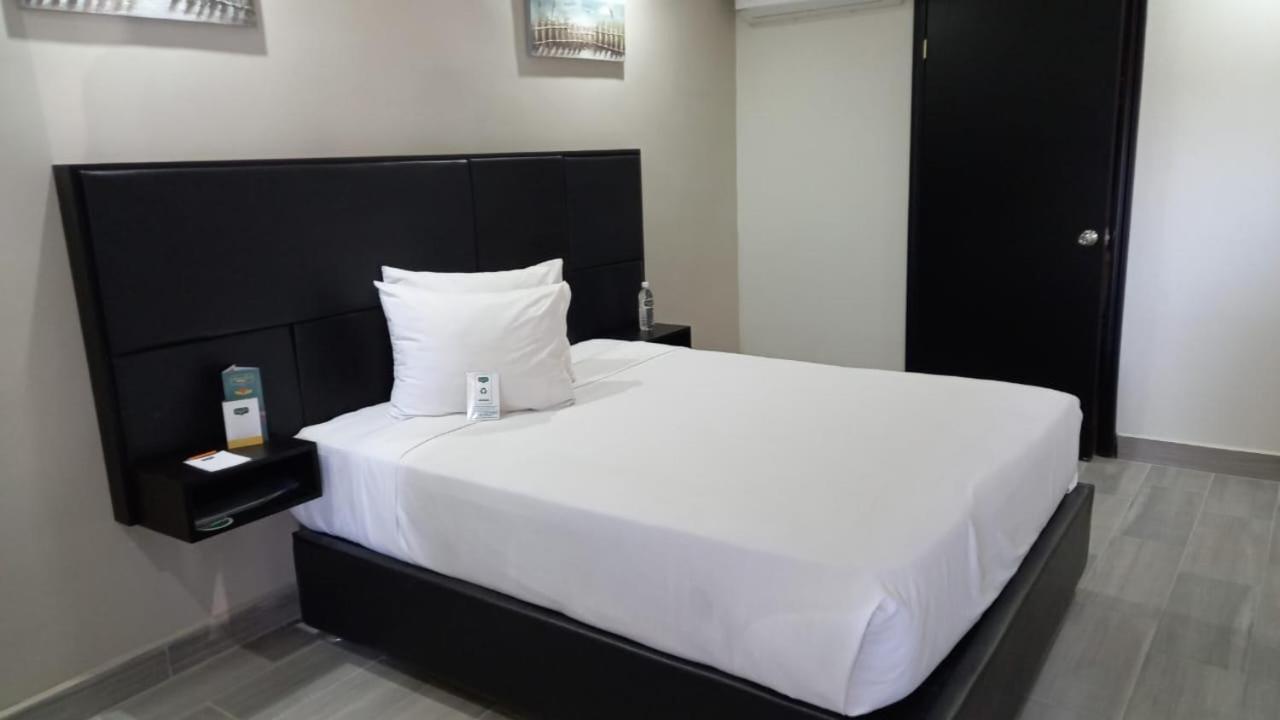 מקסיקלי Hotel Siesta Real מראה חיצוני תמונה